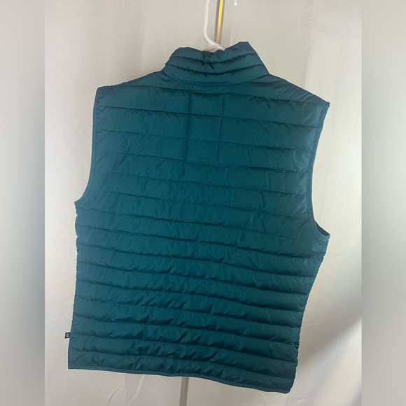 GAP Puffer Vest. Size Small. Great look and color combo. Cold control. - Picture 4 of 5